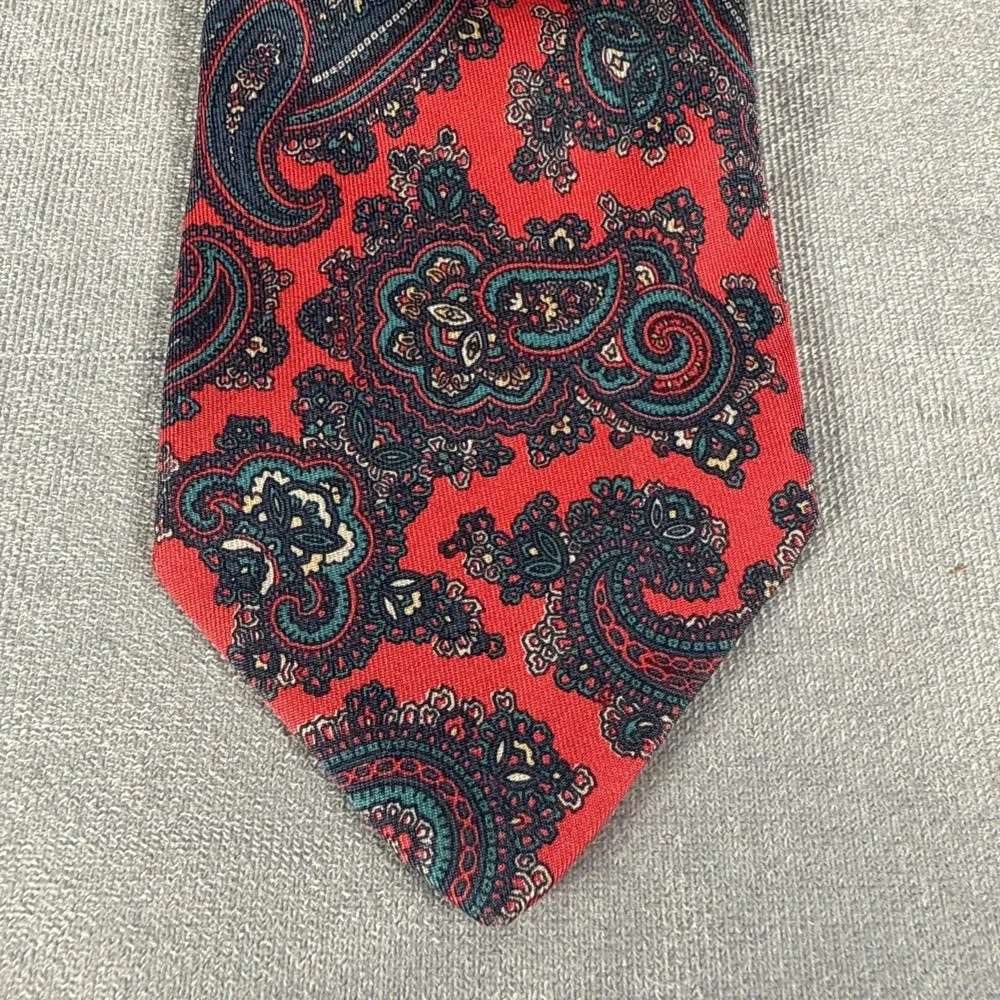 Vintage Hand Sewn Robert Talbott Wilmington Country Store Silk Tie‎ Red Paisley